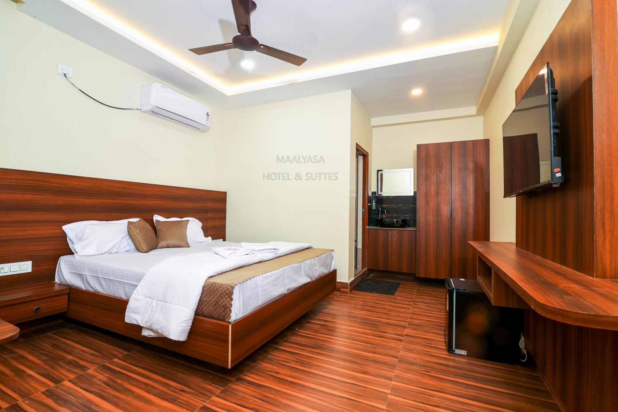 Maalyasa Hotel And Suites Hyderabad Exterior foto